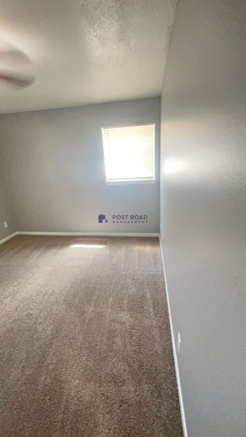 Building Photo - 605 W 27th St S