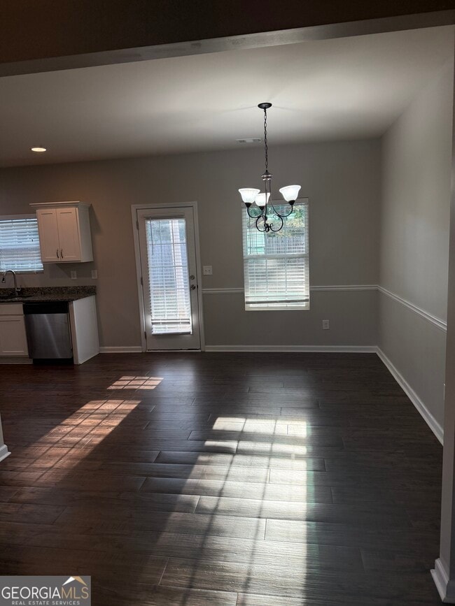 Building Photo - 241 Coral Cir