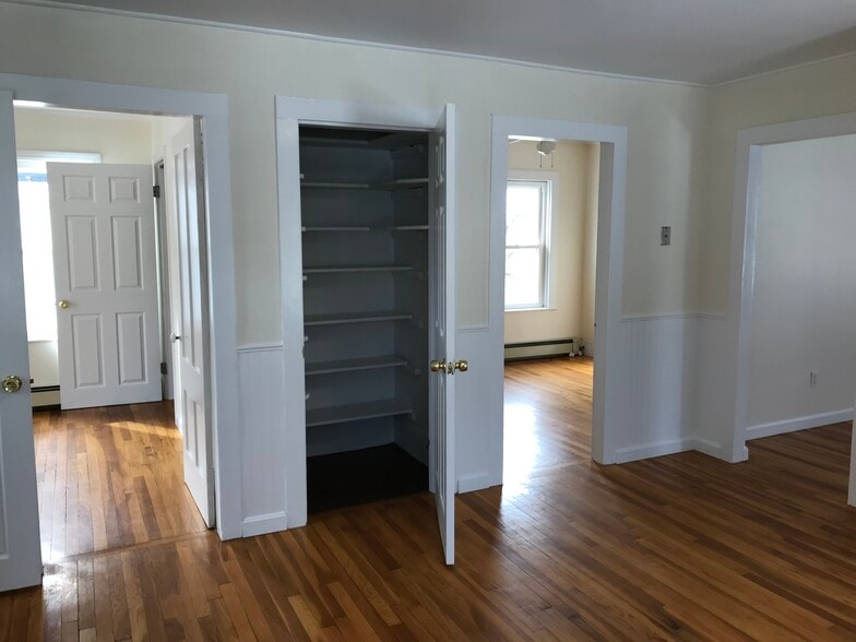 Building Photo - 8 Myrtle St