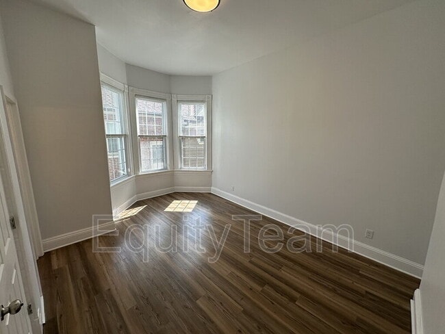 Building Photo - 4417 Ashland Ave