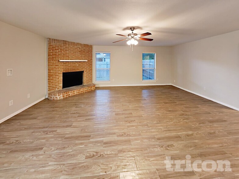 Building Photo - 836 Greenridge Dr