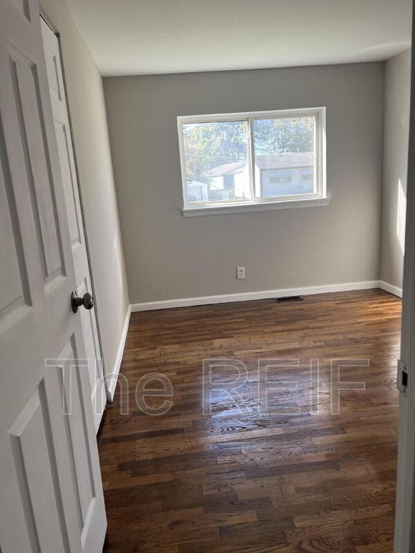 Building Photo - 5520 Bermuda Ln