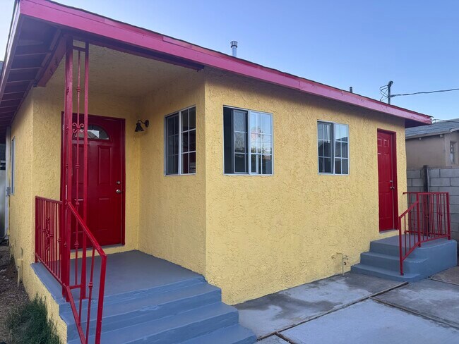 Building Photo - 225 1/2 N Townsend Ave