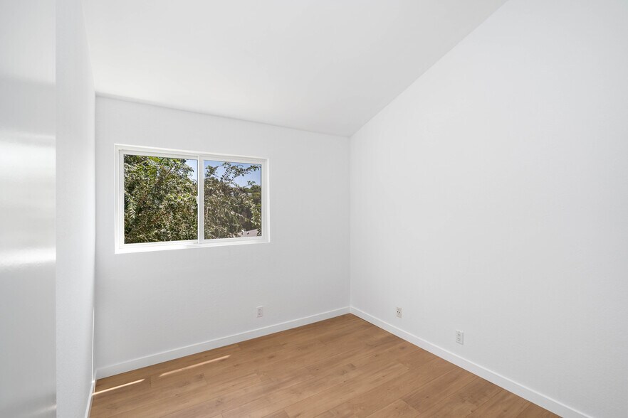 Third bedroom - 744 N Dillon St