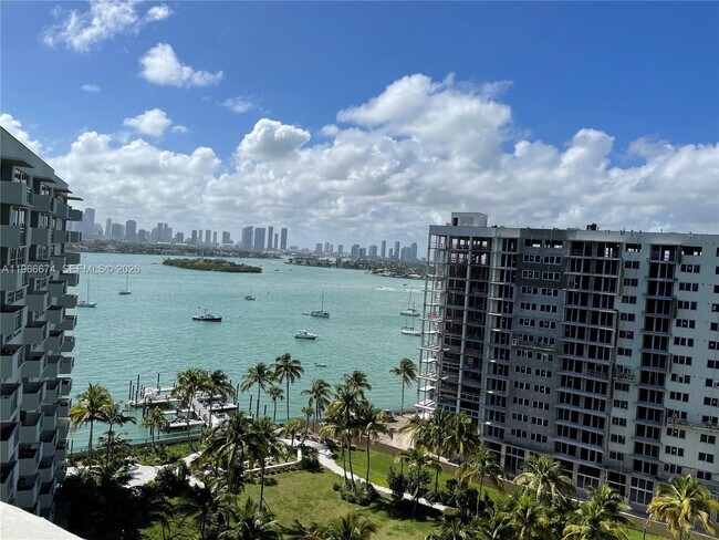 Building Photo - 1500 Bay Rd