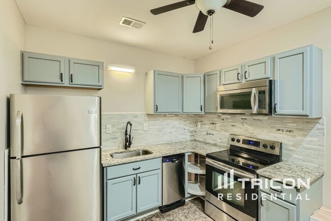 Building Photo - 3768 Lake Haven Way