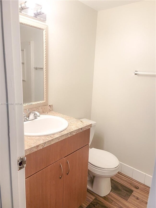 Building Photo - 6900 SW 39th St