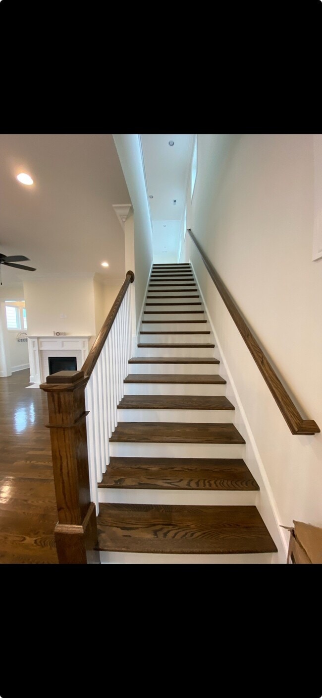 Building Photo - 925 Horizon Dr
