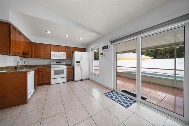 Building Photo - 5726 Ridgestone Dr