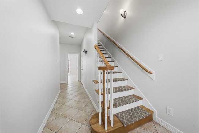 Building Photo - 5515 Crooms St