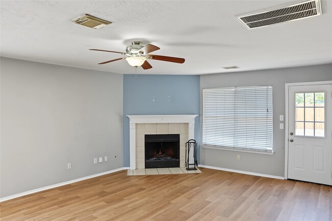Building Photo - 3907 Starbridge Pointe Ln