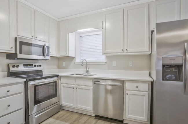 Building Photo - 4061 Oak Stone Dr