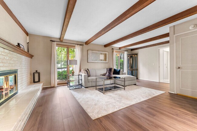Building Photo - Fully Furnished Luxury Estate in Boise's Lower Highlands