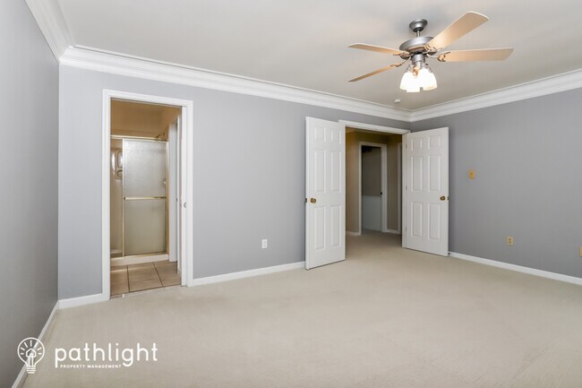 Building Photo - 903 Wellesley Pl Dr