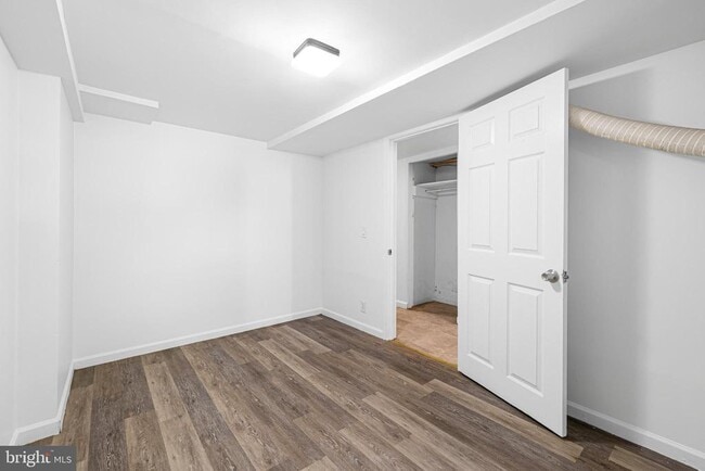 Building Photo - 315 Elrino St