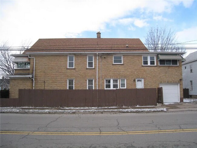 Building Photo - 2529 Reed St