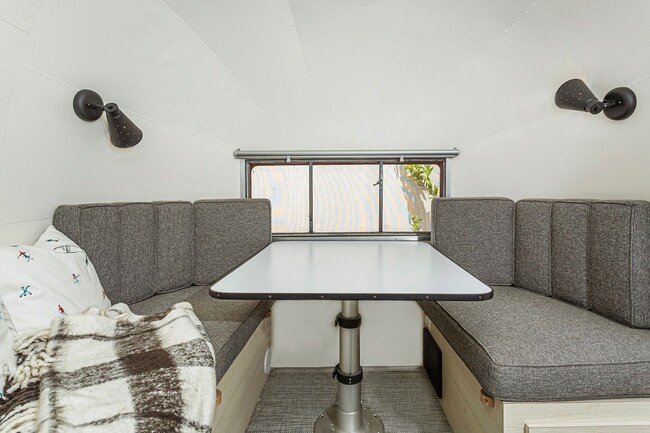 Building Photo - Coronado Beach House