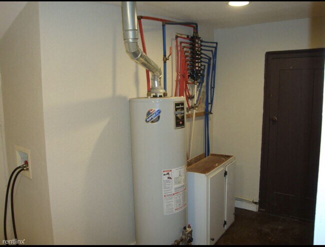 Building Photo - 4 br, 4 bath House - 308 North Linn Street...