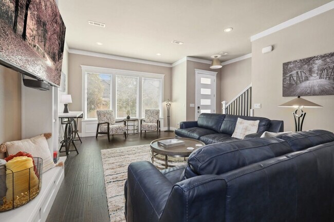 Building Photo - 402 SW 5th St