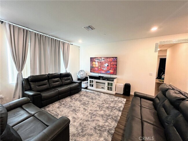 Building Photo - 27961 Via Cholula