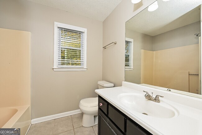 Building Photo - 310 Lakefront Dr