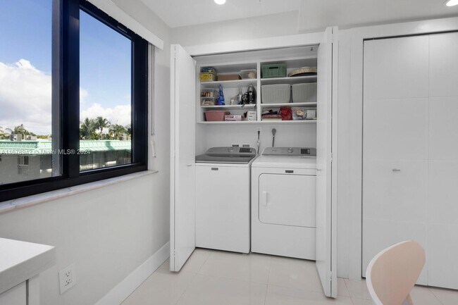 Building Photo - 650 Ocean Dr