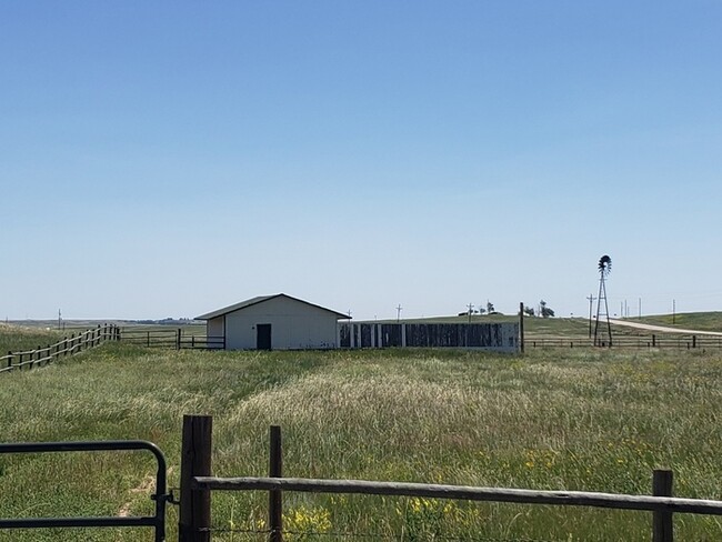 Building Photo - 1594 Happy Jack Rd