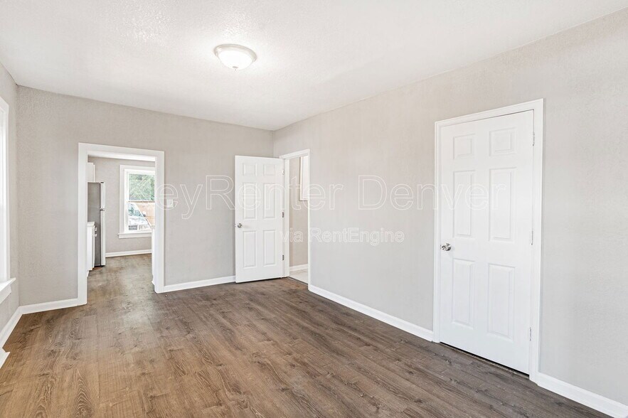 Building Photo - 4768 Vine St