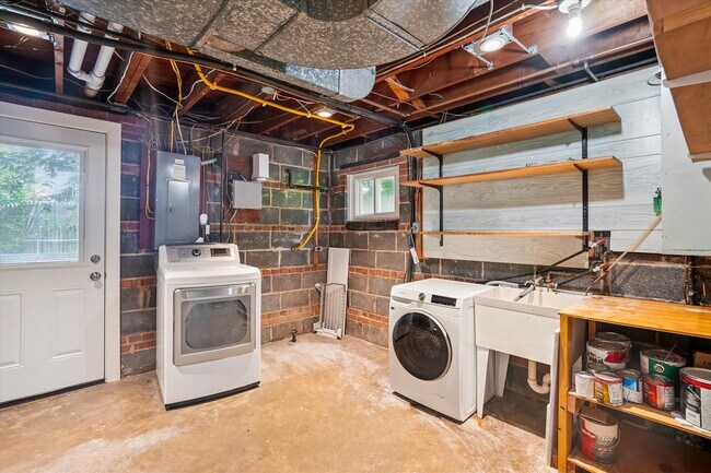 Building Photo - 3904 Morrell Ct