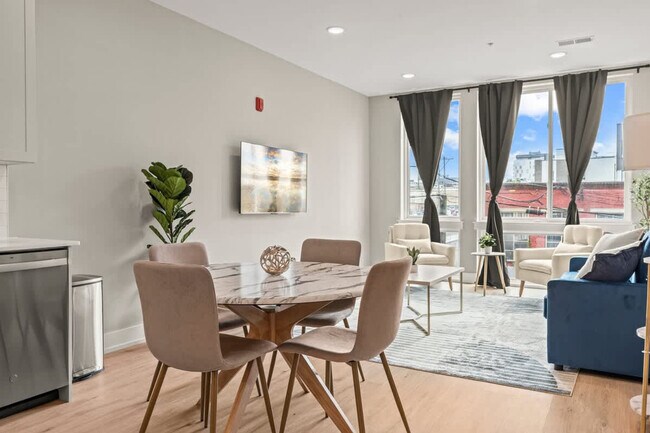 Building Photo - 916 N Delaware Ave