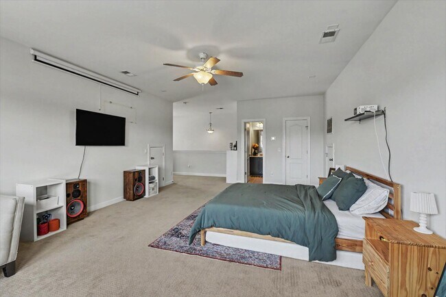 Building Photo - 203 Topsaw Ln