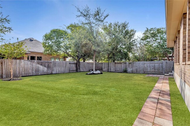 Building Photo - 209 Highland Horizon