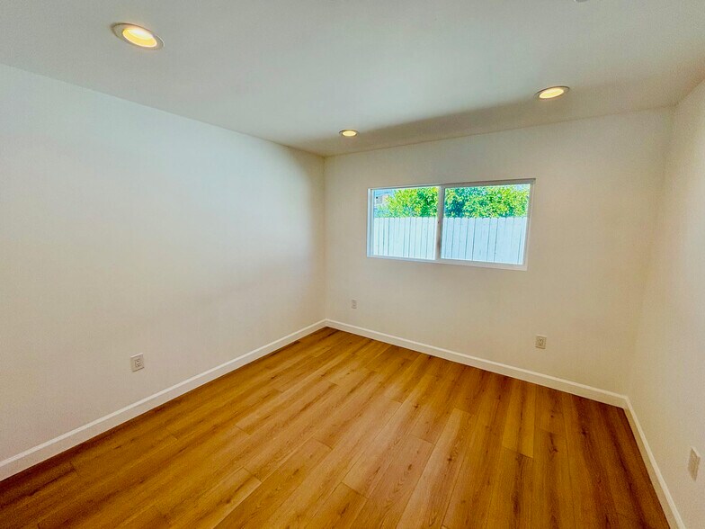 Building Photo - 14758 Lemay St