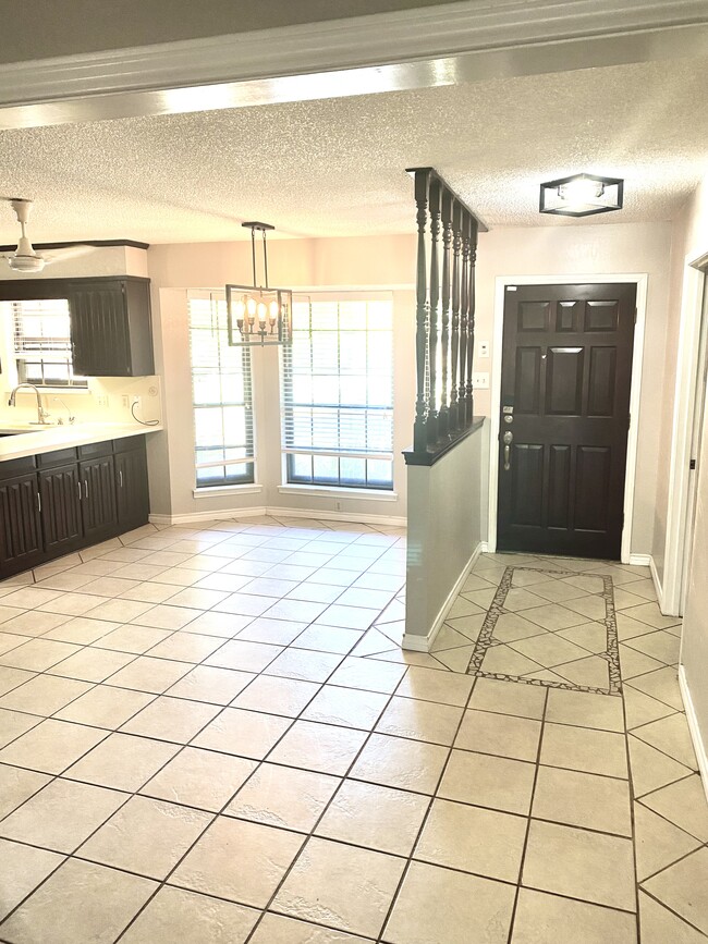 Entry & Dining Room - 4712 Ringold Dr