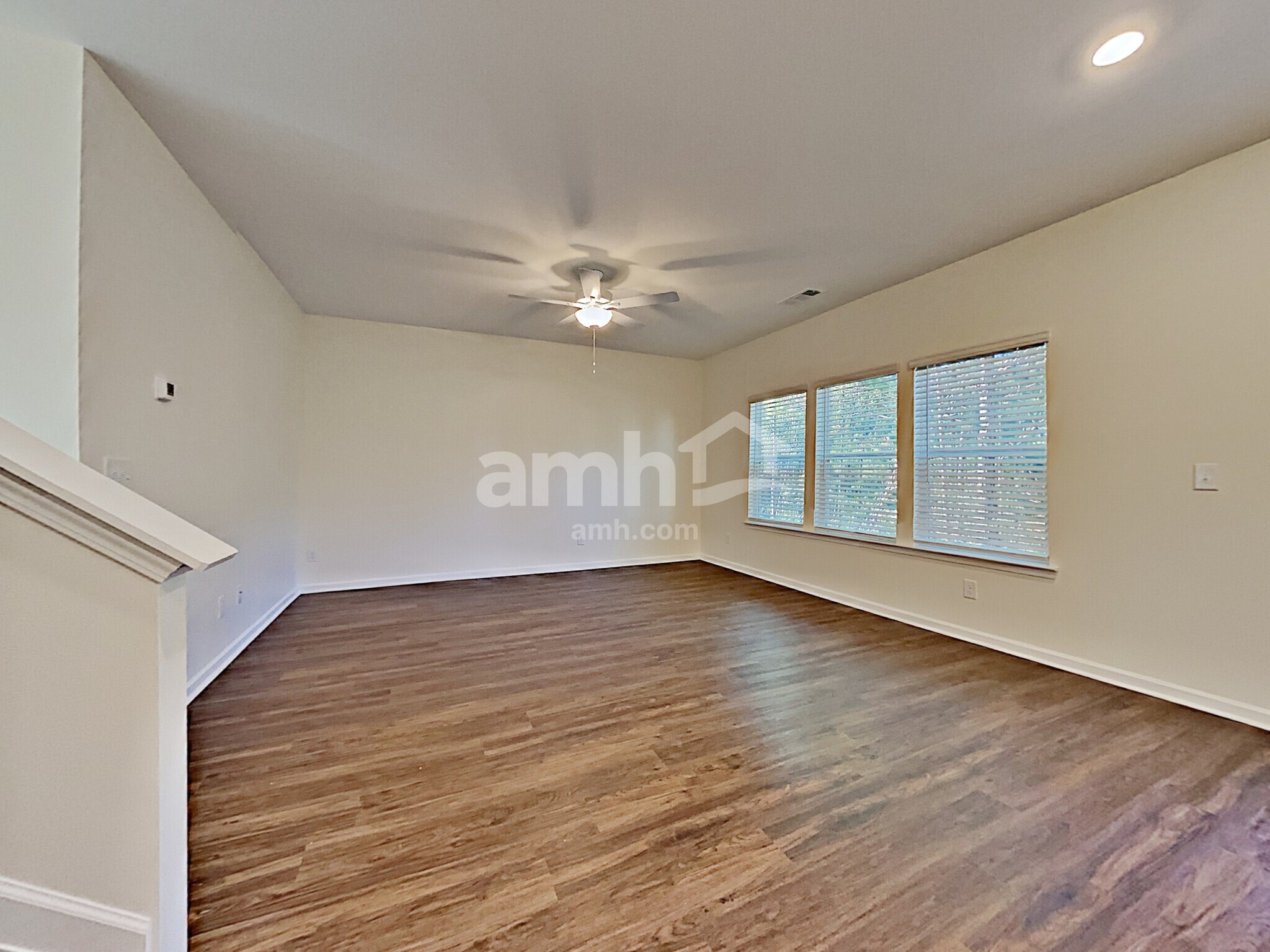 Building Photo - 573 Camp dr