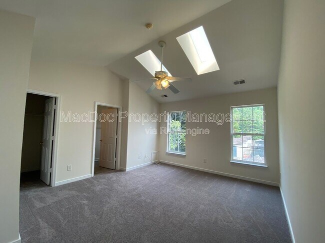 Building Photo - 2709 Church View Ln