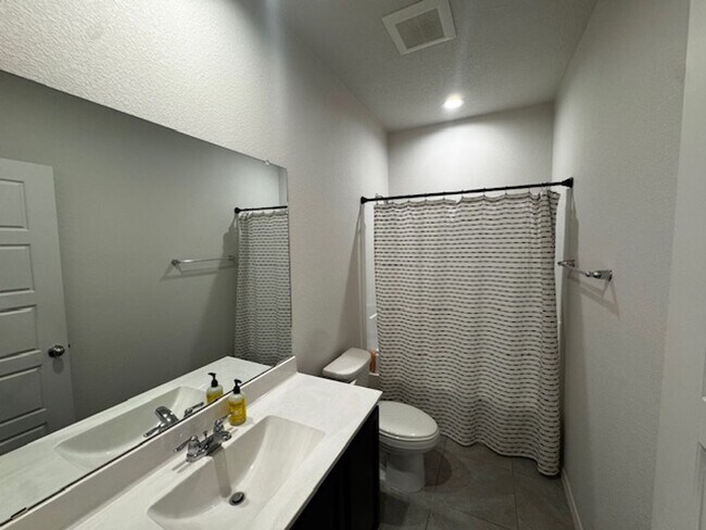 Building Photo - Newer 3 Bed / 2 Bath Home (Built 2024) in Los Lunas