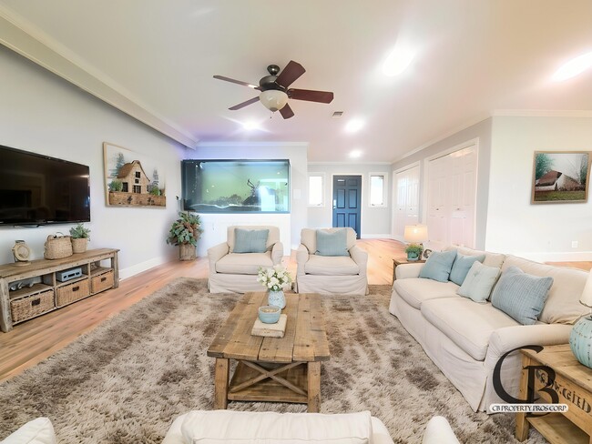 Building Photo - 112 Farm to Market 1042