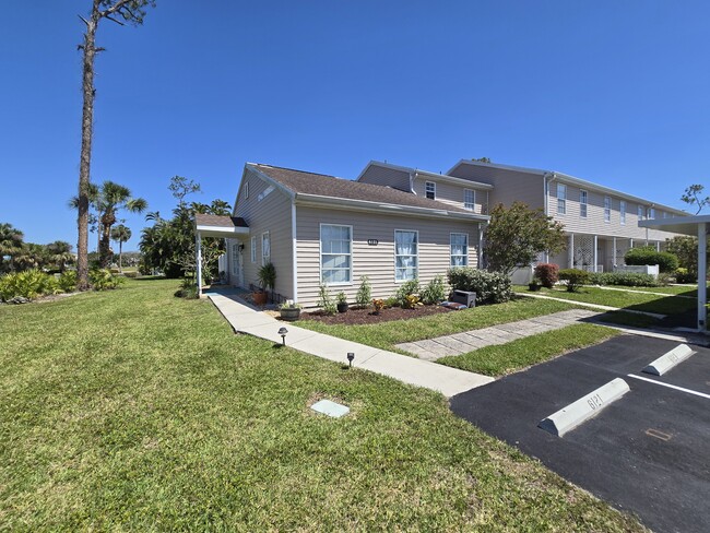 Building Photo - 6121 Lakefront Dr