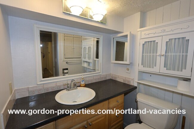 Building Photo - MOVE IN SPECIAL: SE 88th Ave - 2 bedroom a...