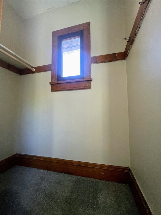 Building Photo - 1051 Monroe Ave