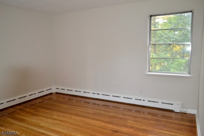 Building Photo - 805 Mountain Ave