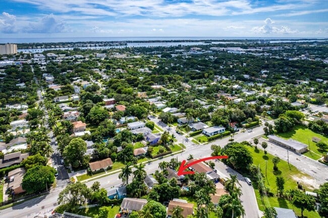 Building Photo - 1911 Parker Ave