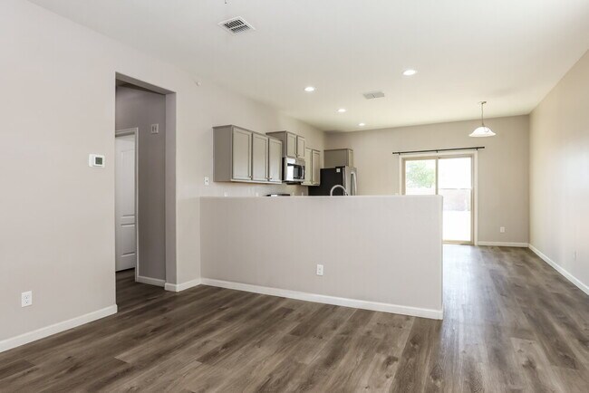 Building Photo - 4845 S 243rd Dr