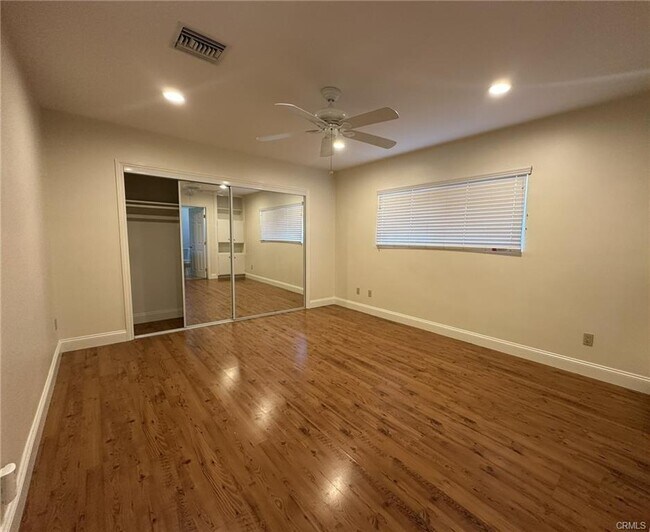 Building Photo - 16830 Wyandotte St