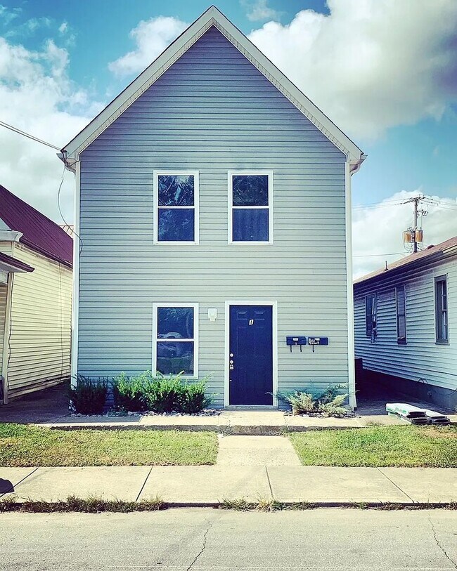 Primary Photo - 2-Bedroom Townhome Minutes from Downtown N...