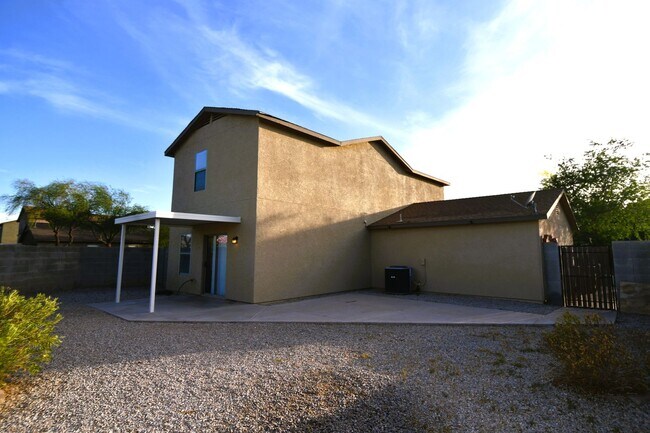 Building Photo - Meadow Vista