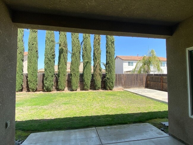 Building Photo - $2,395 Shields & Fowler, 4 Bedroom Home - ...