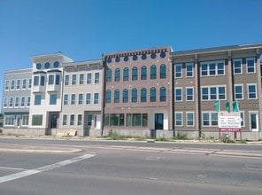 Building Photo - Grovecrest Center