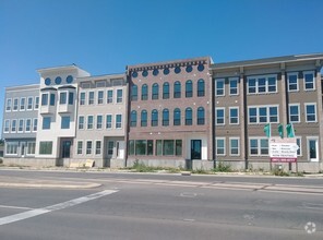 Building Photo - Grovecrest Center